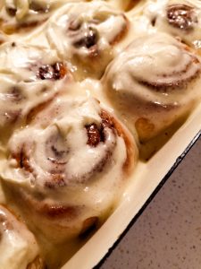 Read more about the article Vegan Cinnamon Rolls